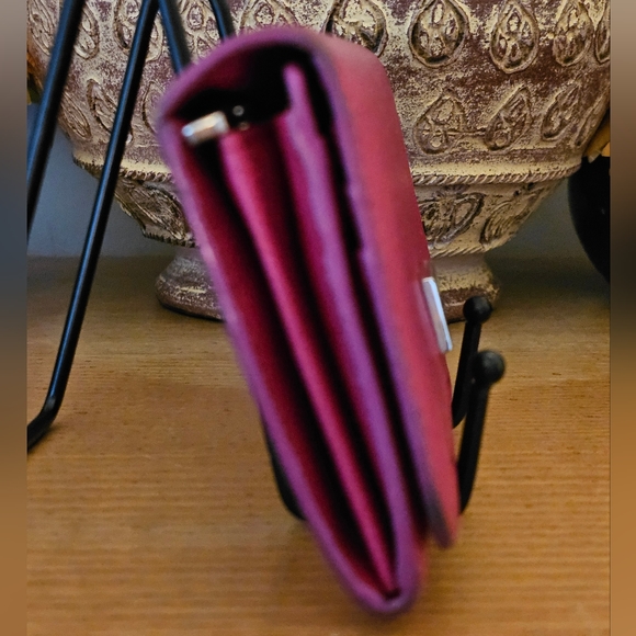 TOD’S Long Flap Continental wallet in Deep Pink. Made in Italy. - Picture 4 of 14